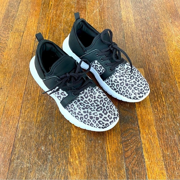 Womens Crane Casual Sneaker Leopard Print Black and White size 7 - Picture 1 of 8